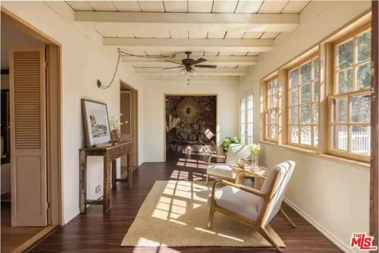 Single-family house For Sale in 2136, Benedict Canyon Drive, Beverly Hills, California