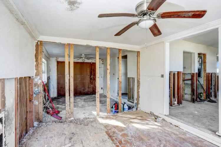 Single-family house For Sale in 154, 81st Avenue North, Saint Petersburg, Florida