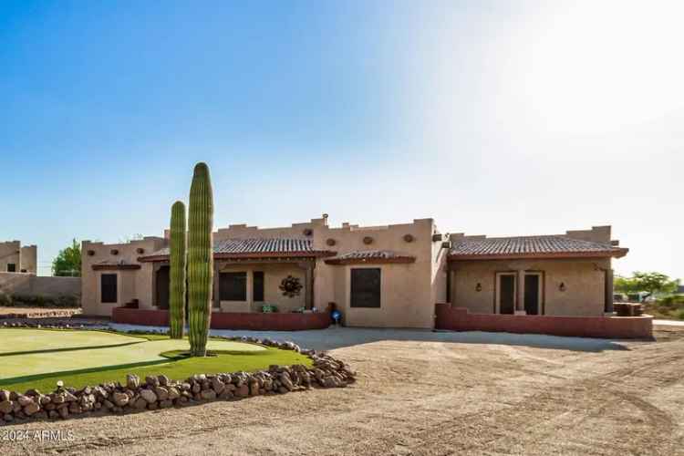 Single-family house For Sale in 2310, South Val Vista Road, Apache Junction, Arizona