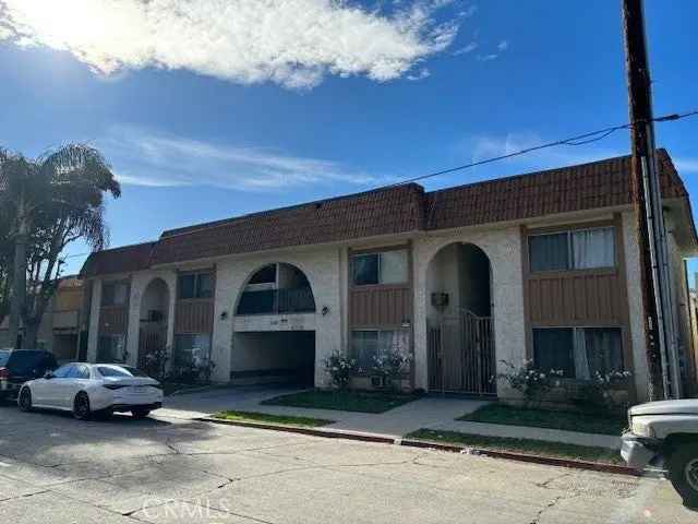 Multi-family house For Sale in 1416, North Spurgeon Street, Santa Ana, California