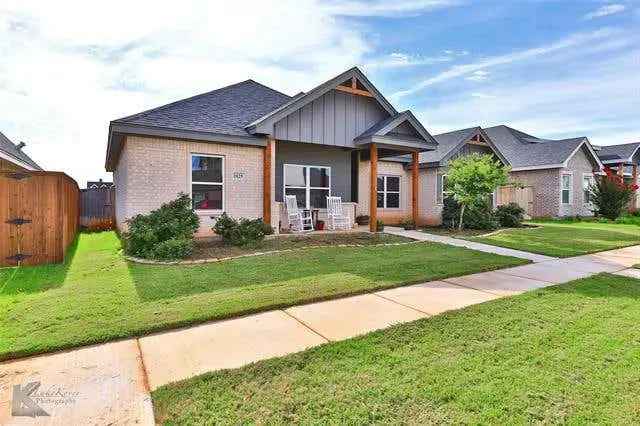 Single-family house For Sale in Abilene, Texas