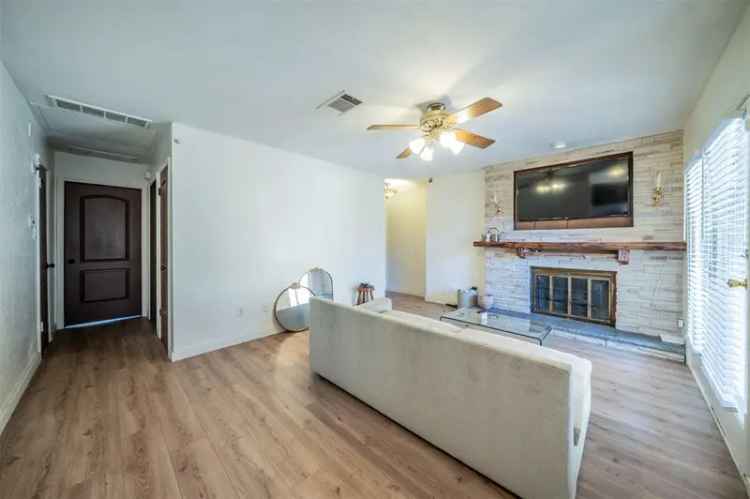 Condo For Rent in Arlington, Texas