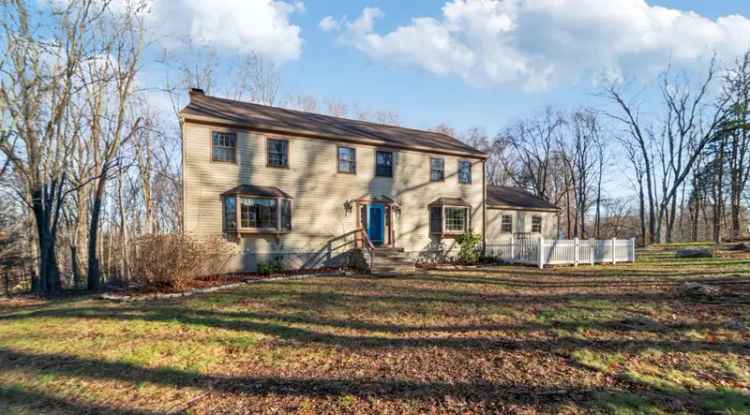 Single-family house For Sale in 49, Orchard Hill Road, Newtown, Connecticut