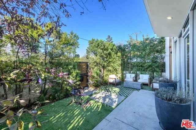 Modern Venice Architectural Gem 3 Bed 35 Bath West of Lincoln