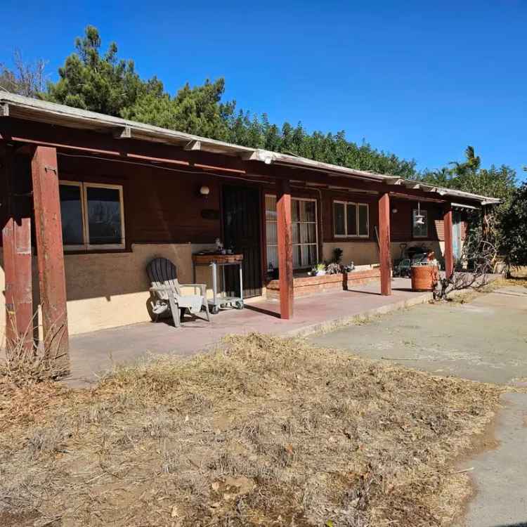 Single-family house For Sale in 940, South Upas Street, Escondido, California