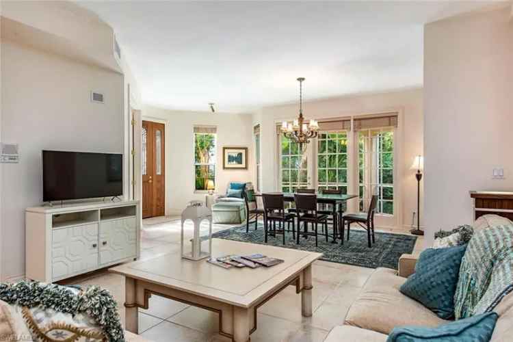 Condo For Sale in Naples, Florida