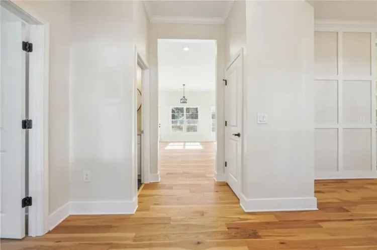 Single-family house For Sale in 1620, Derry Avenue Southwest, Atlanta, Georgia