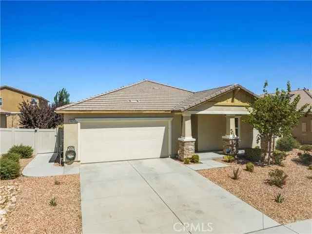 Single-family house For Sale in 3625, Garnet Lane, Lancaster, California