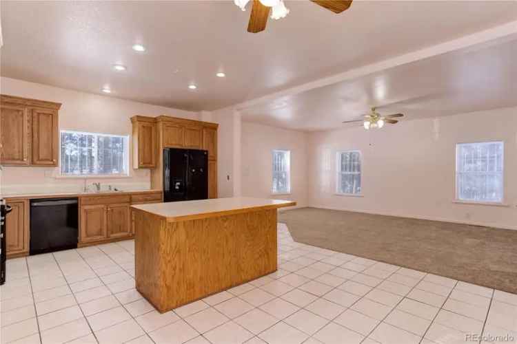 Single-family house For Sale in Florissant, Colorado