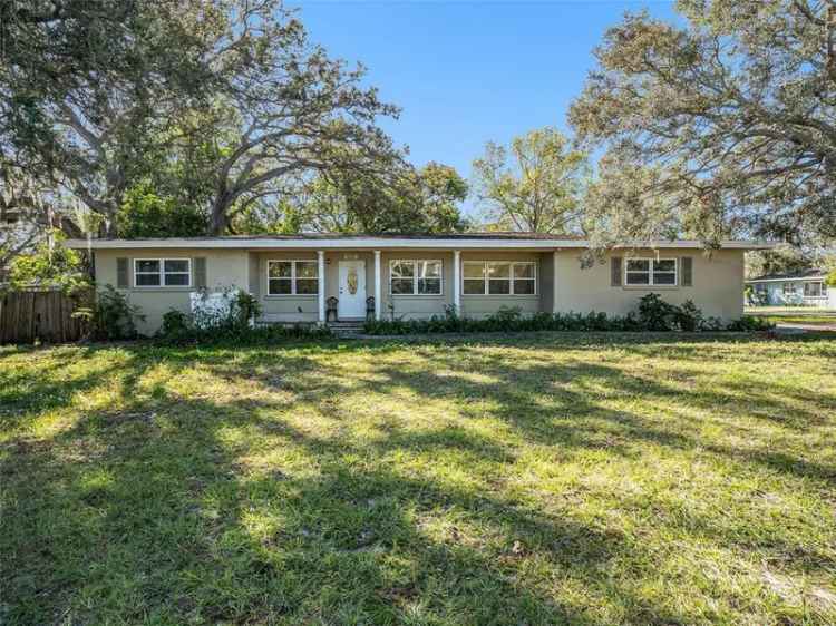 Single-family house For Sale in 1601, Lakeview Road, Clearwater, Florida