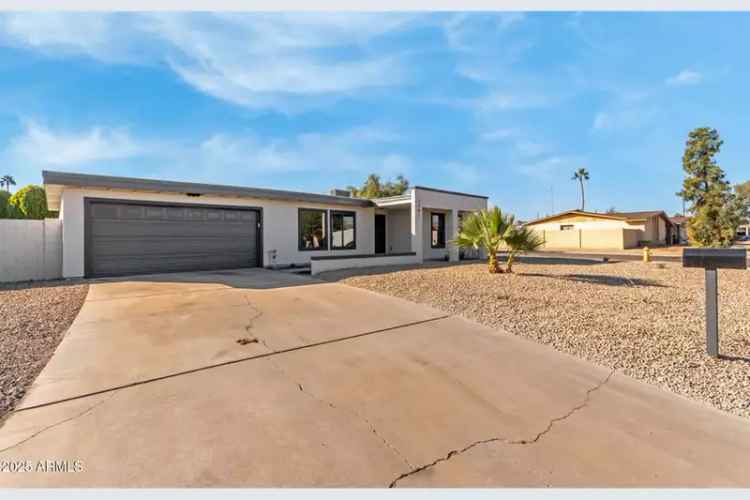 Single-family house For Sale in 3301, East Larkspur Drive, Phoenix, Arizona