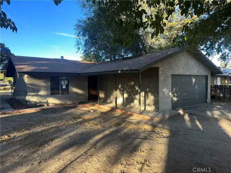 Single-family house For Sale in 16178, Live Oak Street, Hesperia, California