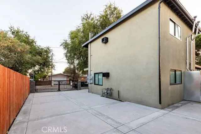 Multi-family house For Sale in 4401, La Clede Avenue, Los Angeles, California