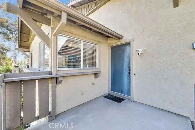 Single-family house For Sale in 148,150,152,154,156,158,160,162, Echo Run, Irvine, California