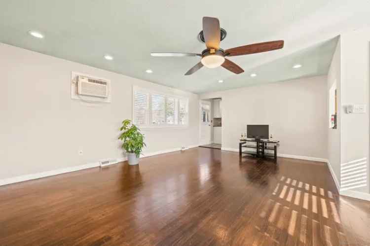 Single-family house For Sale in 130, Sawka Drive, East Hartford, Connecticut