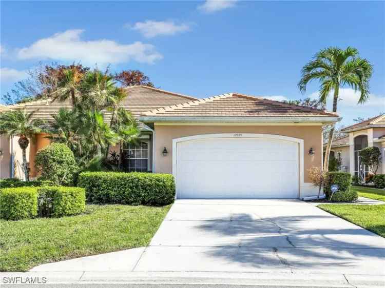 Single-family house For Sale in Bonita Springs, Florida