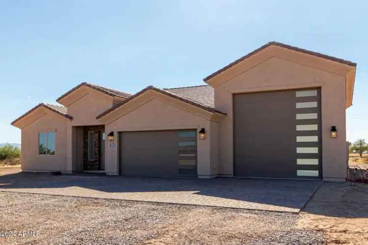 Single-family house For Sale in Surprise, Arizona