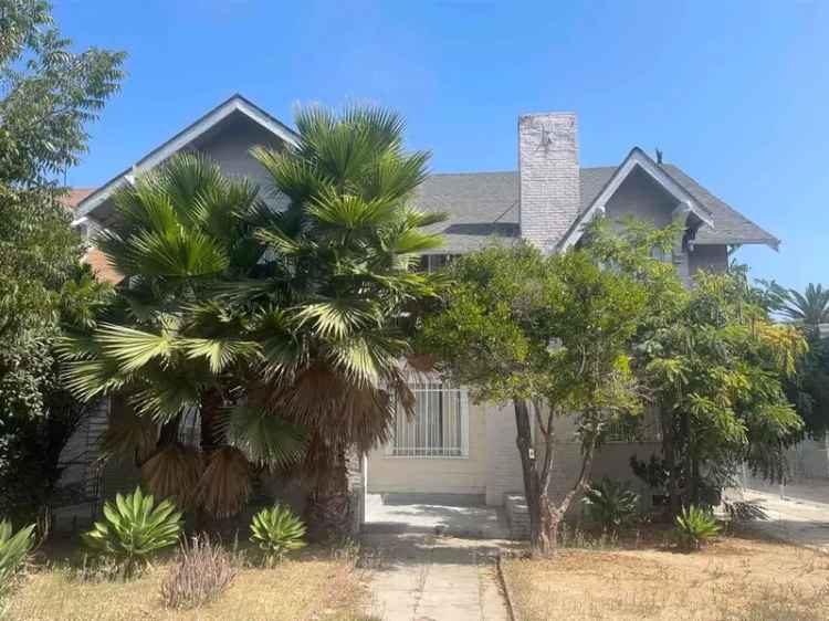 Single-family house For Sale in Los Angeles, California