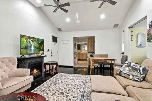 Single-family house For Sale in Irvine, California