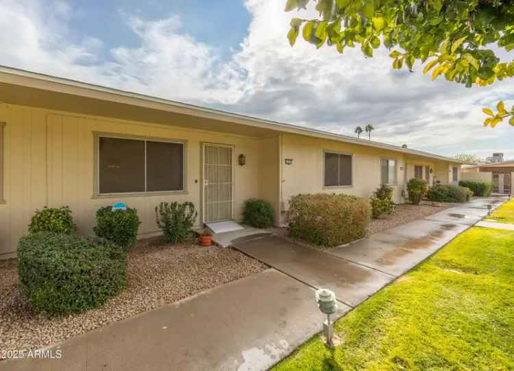 Single-family house For Sale in 13227, North 110th Avenue, Sun City, Arizona