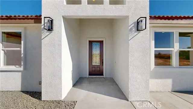 Single-family house For Sale in Apple Valley, California