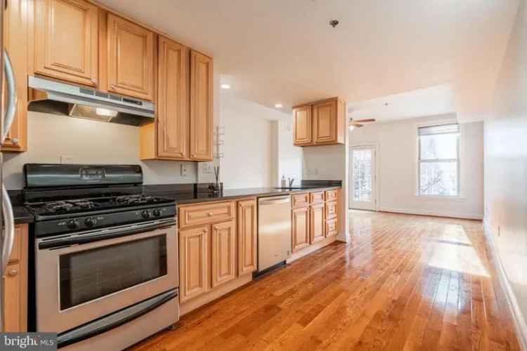 Spacious Old City Condo with Parking - 2 BR