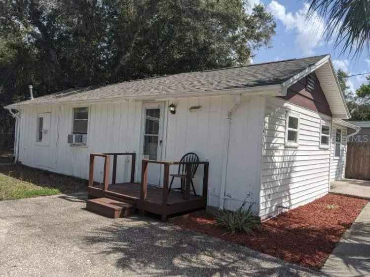 Single-family house For Sale in Clearwater, Florida