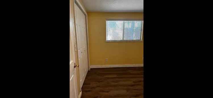 Single-family house For Sale in 43687, Trail I, Lake Hughes, California