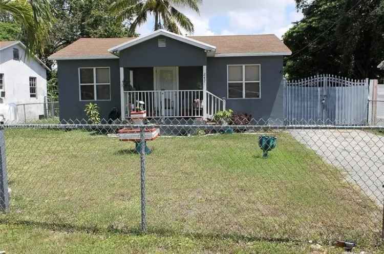 Single-family house For Sale in 247, Northwest 97th Street, Hialeah, Florida