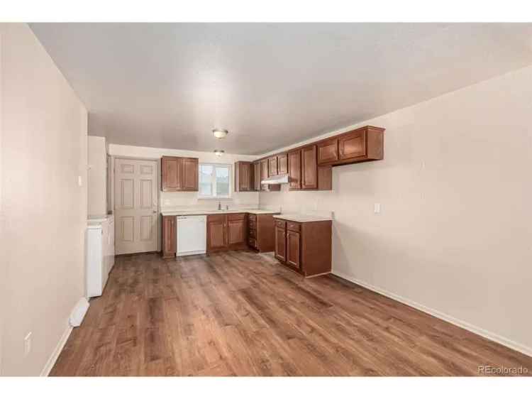 Multi-family house For Sale in 1601, Nome Street, Aurora, Colorado