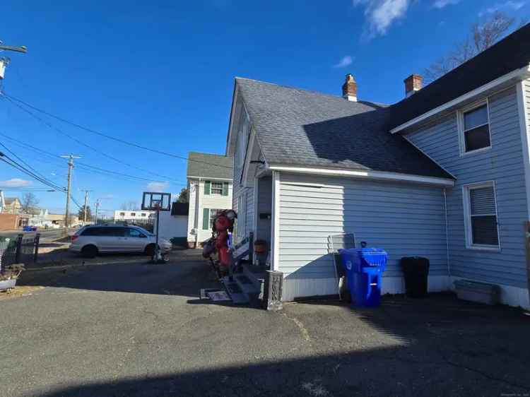 Single-family house For Sale in 59, Tolland Street, East Hartford, Connecticut