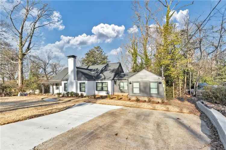 Single-family house For Sale in 1571, Boulevard Lorraine Southwest, Atlanta, Georgia