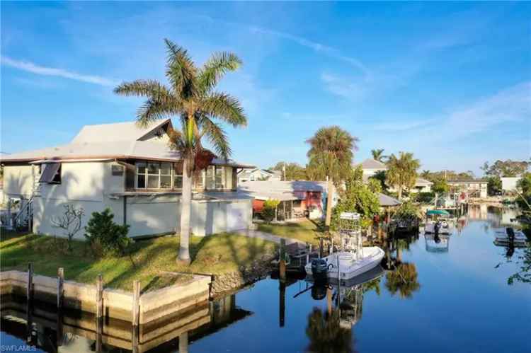 Single-family house For Sale in East Naples, Florida