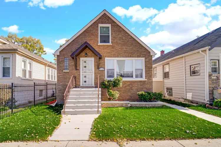 Single-family house For Sale in 10145, South Perry Avenue, Chicago, Illinois