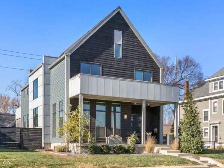 Single-family house For Sale in 1948, Central Avenue, Indianapolis, Indiana