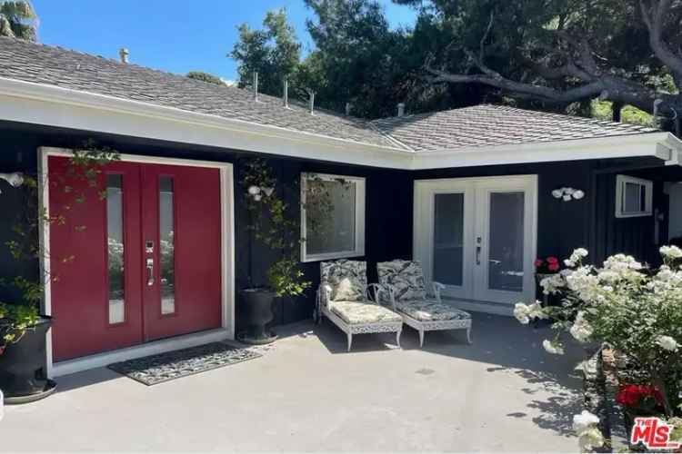 Single-family house For Sale in 3200, Wrightwood Drive, Los Angeles, California