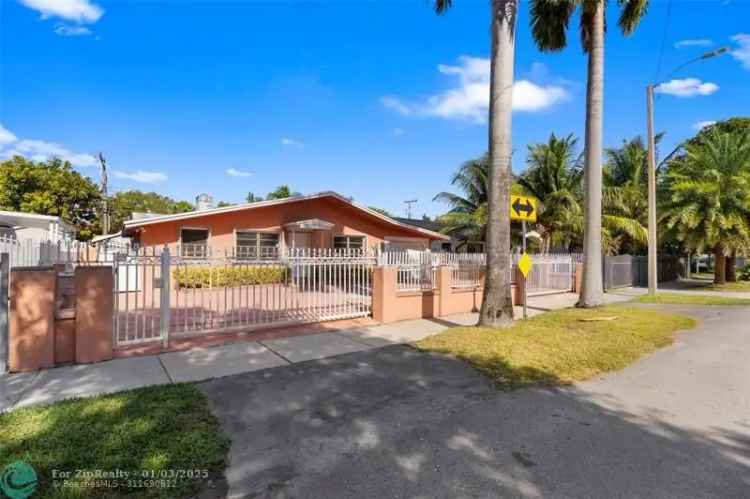 Single-family house For Sale in 4381, Southwest 5th Terrace, Coral Gables, Florida