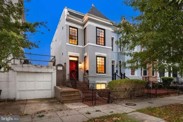 House For Sale in 610, 14th Street Northeast, Washington, District of Columbia