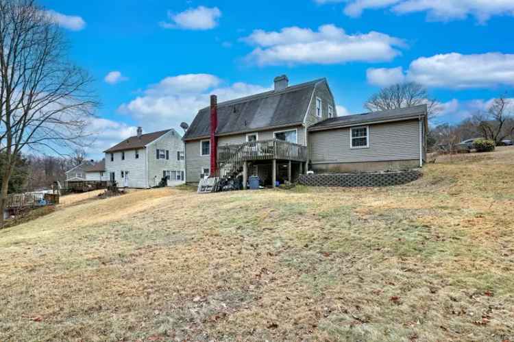 Single-family house For Sale in 155, Morning Dove Road, Naugatuck, Connecticut