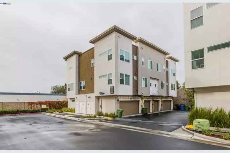 Condo For Sale in 37333, Duckling Terrace, Fremont, California