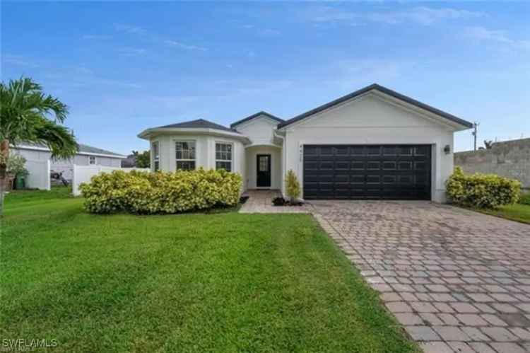 Single-family house For Sale in 4425, Southwest 15th Place, Cape Coral, Florida