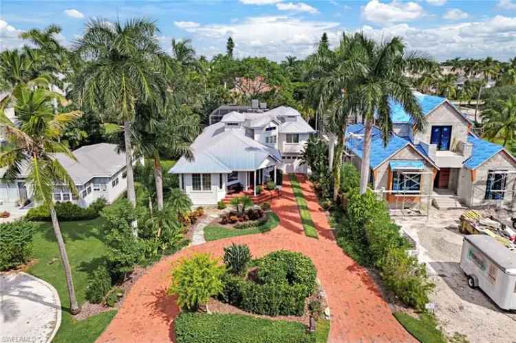 Single-family house For Sale in Naples, Florida