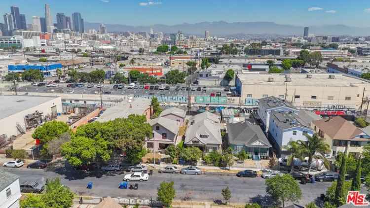 Multi-family house For Sale in 1157, East 20th Street, Los Angeles, California