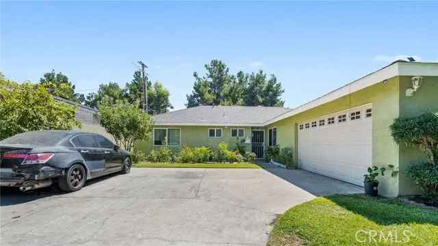 Single-family house For Sale in 23622, Cavanaugh Road, Lake Forest, California