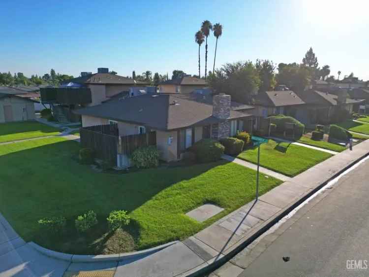 Multi-family house For Sale in Bakersfield, California