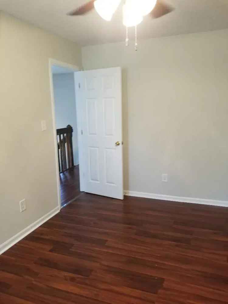 3 Bed 1 Bath Duplex near ECU Greenville