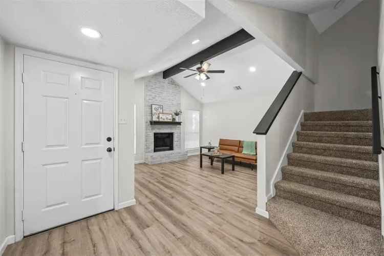 Duplex For Sale in 2333, Sherry Street, Arlington, Texas