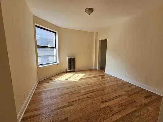 Spacious 3-Bedroom Apartment Near Columbia Presbyterian