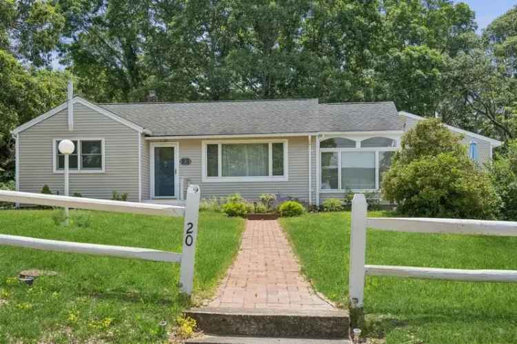 Sag Harbor Bungalow Near Private Beach