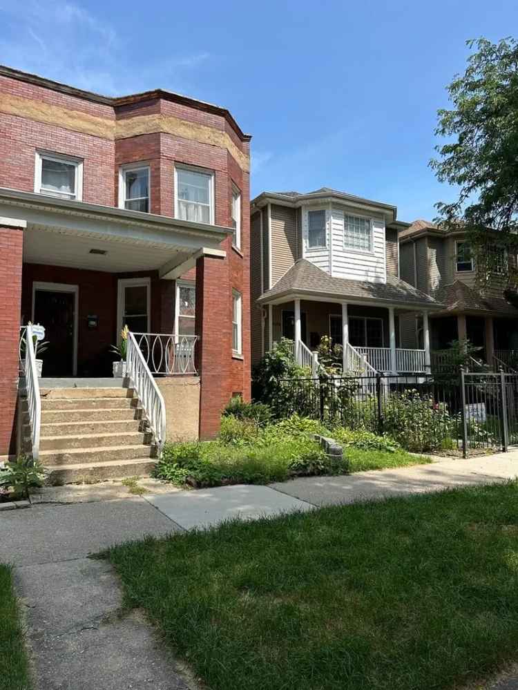 Multi-family house For Sale in 1910, West Farragut Avenue, Chicago, Illinois